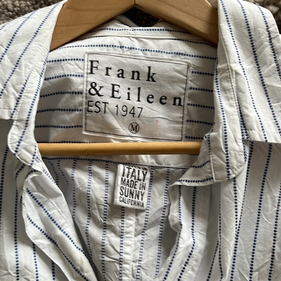 Frank & Eileen Barry shirt. Size M - Picture 3 of 4